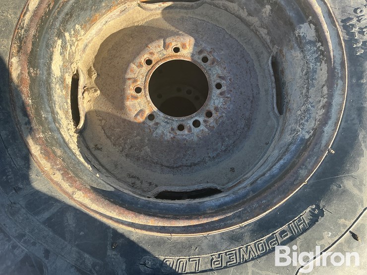 titan-pivot-tires-image-5