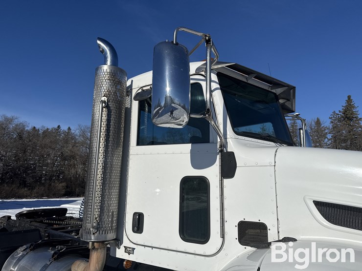 2010-peterbilt-384-image-13