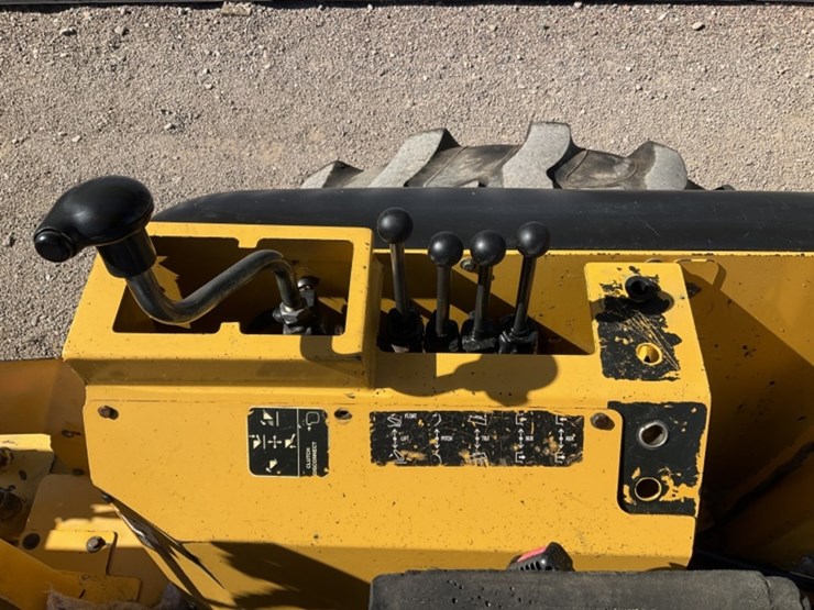 deere-210le-image-25