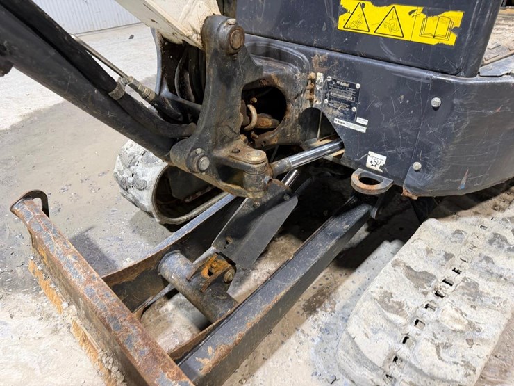 2021-bobcat-e26-image-11