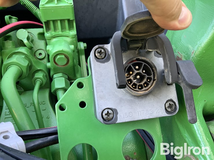 2015-john-deere-6155r-image-16