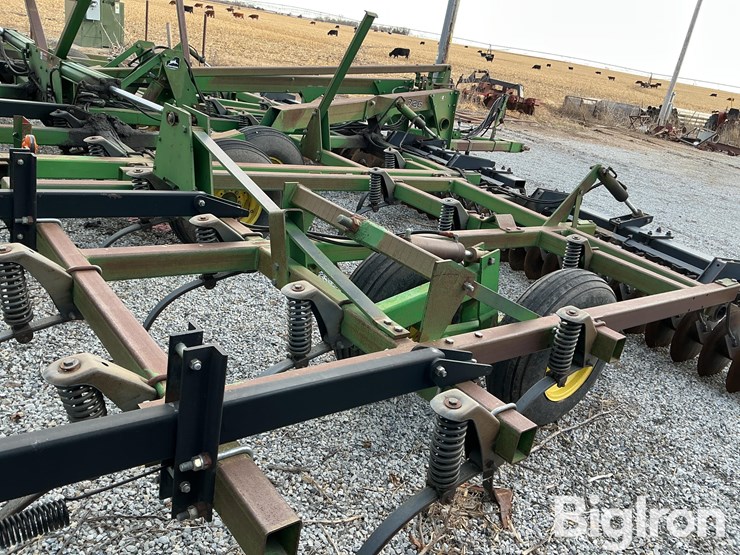 john-deere-726-image-11