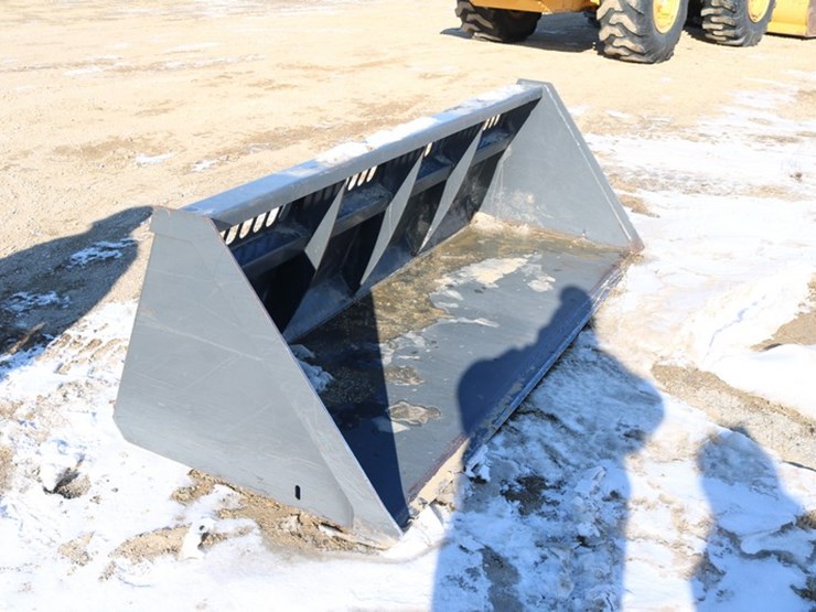 #4182-•-cid-101"-snow-bucket-image-1