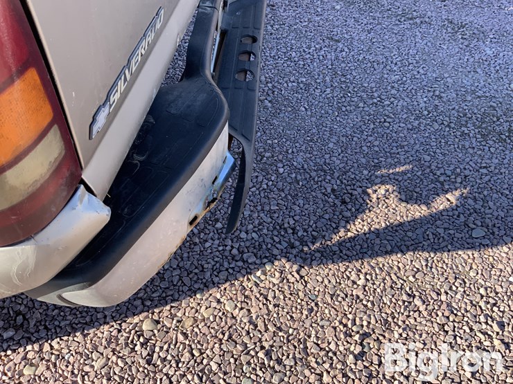 2002-chevrolet-silverado-1500-image-18