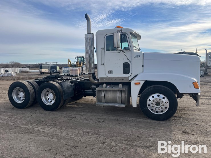 1995-freightliner-fld120-image-4
