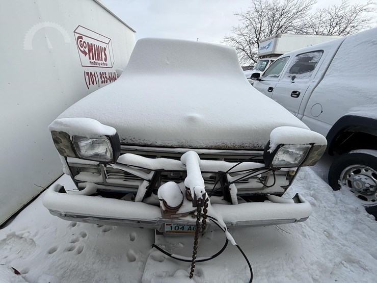 1983-chevrolet-suburban-image-13