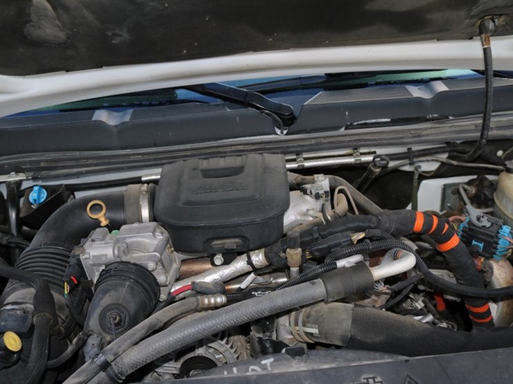 2013-chevrolet-3500-image-14