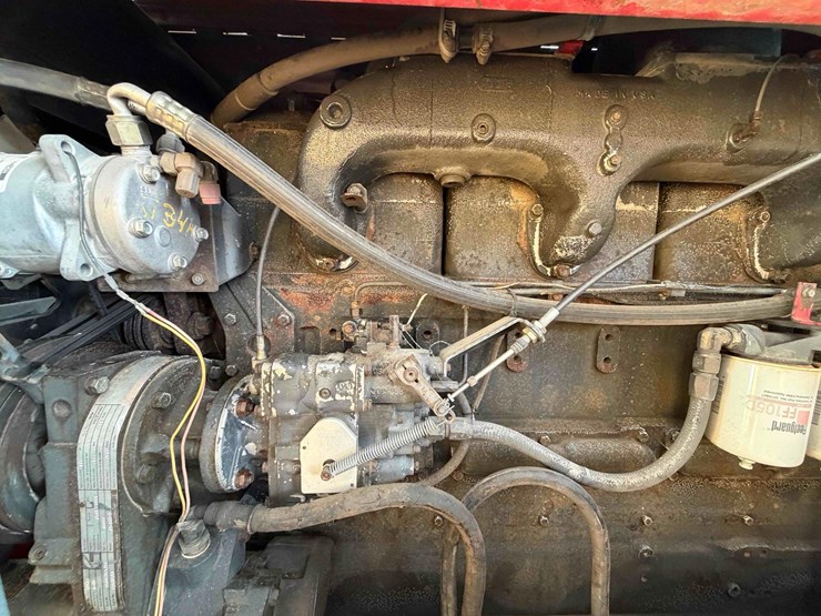 1979-versatile-835-image-18