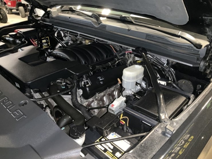 2015-chevrolet-tahoe-image-12