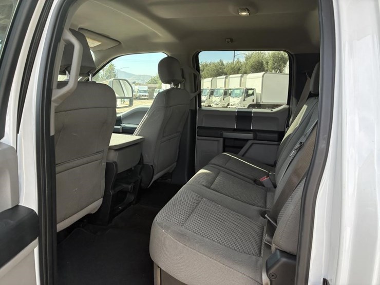 2017-ford-f550-xlt-image-14