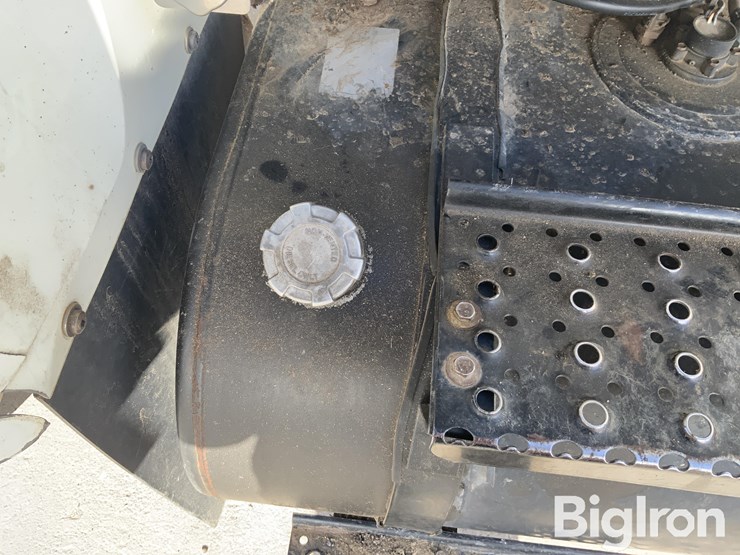 2009-international-7300-image-14