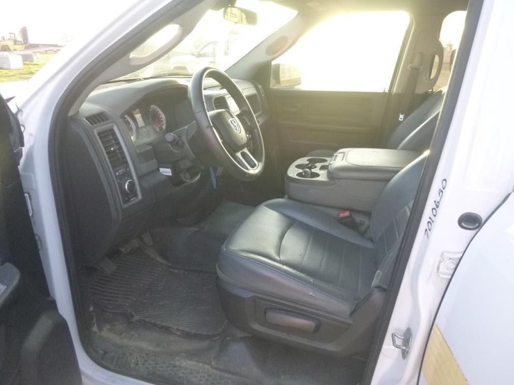 2015-dodge-1500-image-8