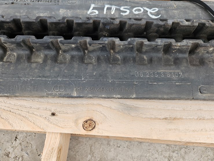 #205119-•-camso-230x48x70-tracks-image-3