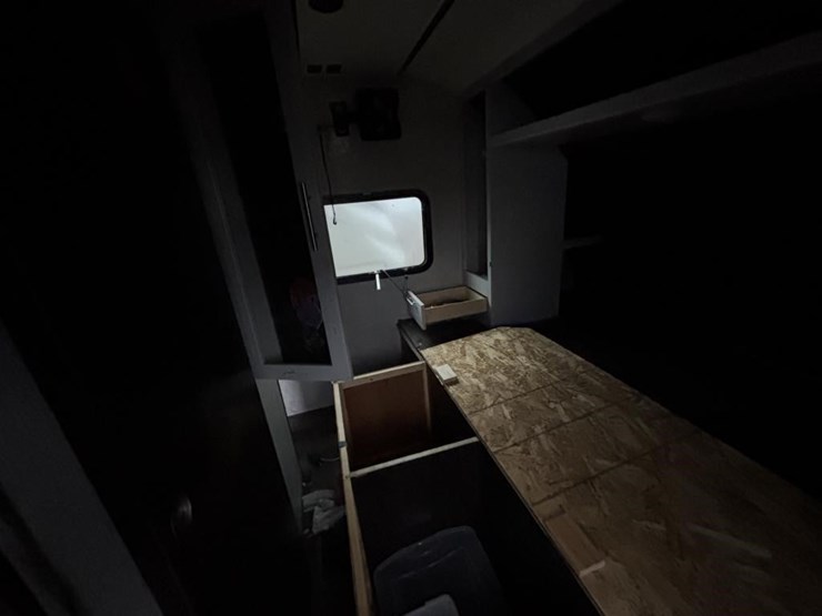 2020-bullet-bl243bhsw20-travel-trailer-image-27