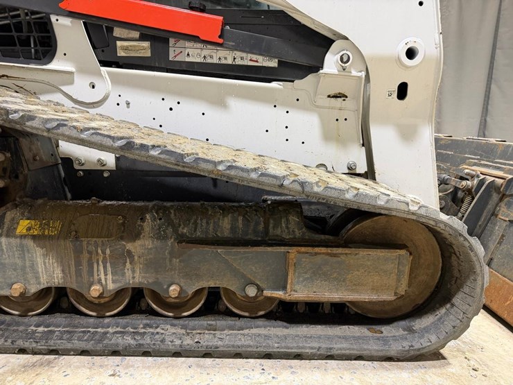 2023-bobcat-t770-image-15