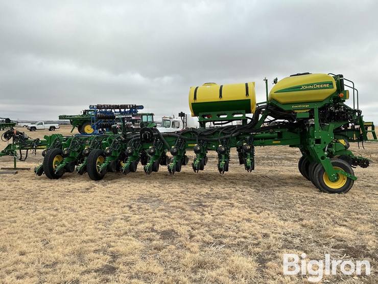 2016-john-deere-1775nt-image-8