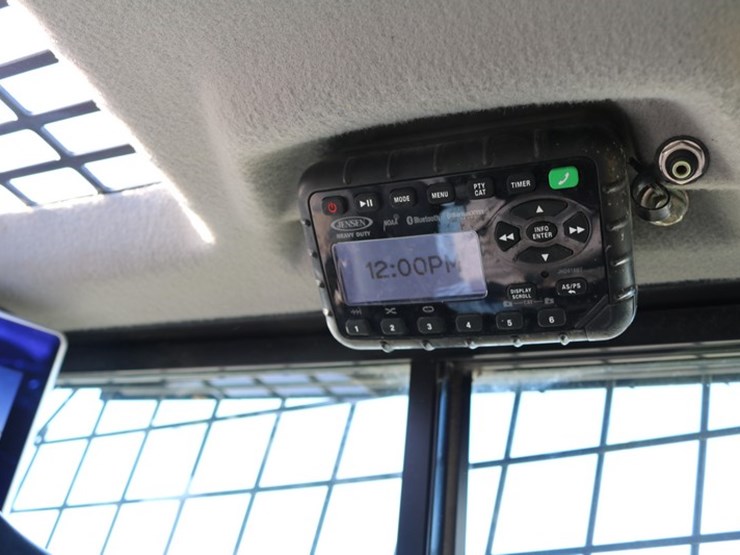 2023-new-holland-c332-image-13