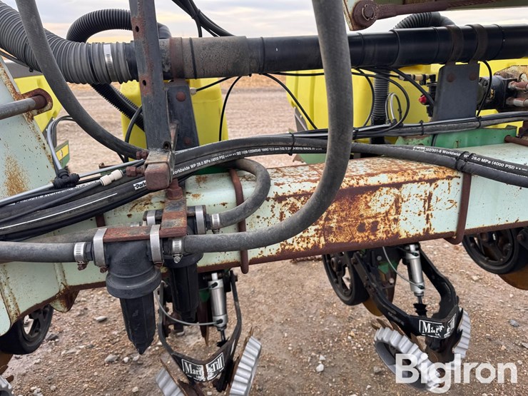 john-deere-16-image-18