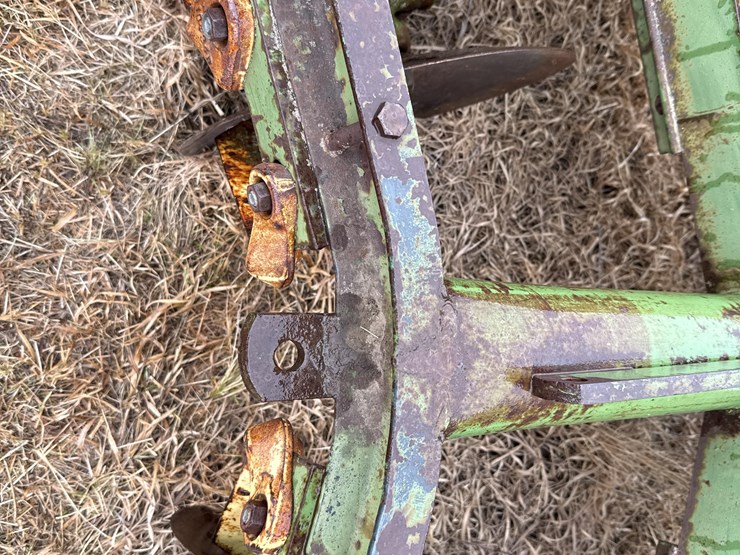 john-deere-10-image-13