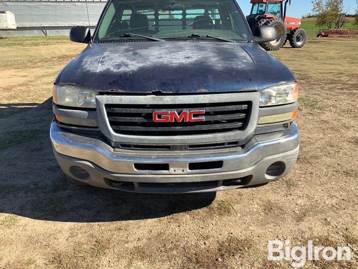 2006-gmc-sierra-2500-image-10