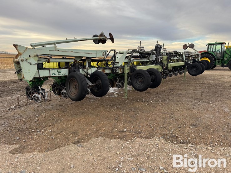 john-deere-16-image-7