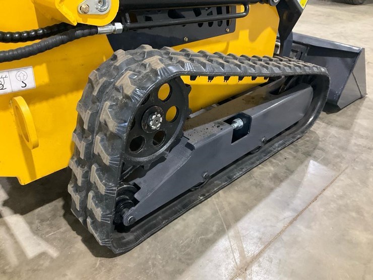 #1004-•-unused-landhero-ldh-t460-cem-mini-skid-steer-image-12