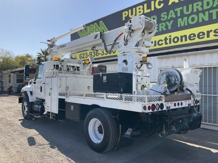 2009-international-7400-image-7