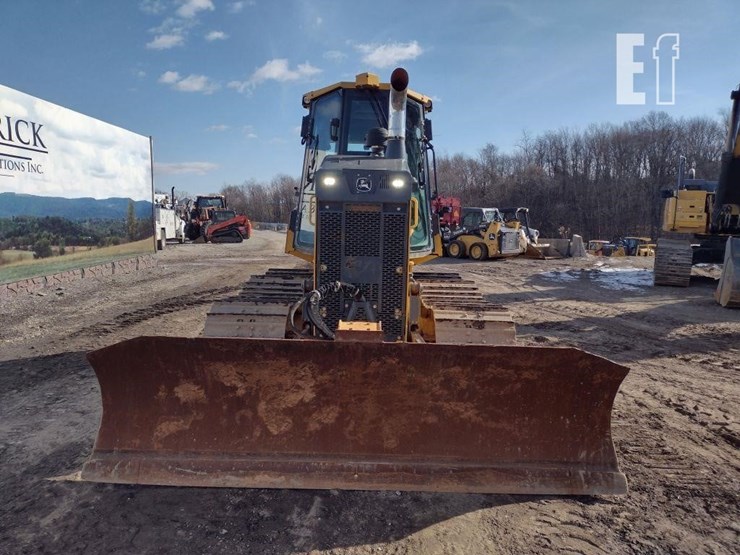 2021-deere-650k-lgp-image-2