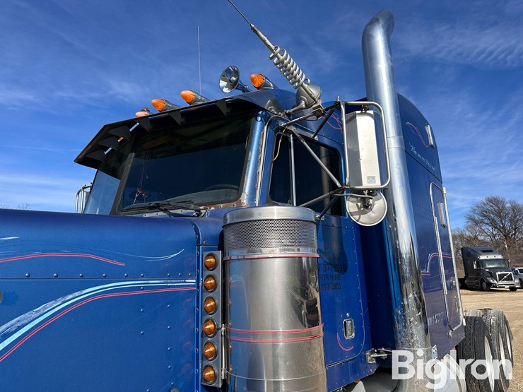 2002-peterbilt-379-image-9