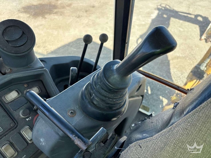 2004-deere-410g-image-29