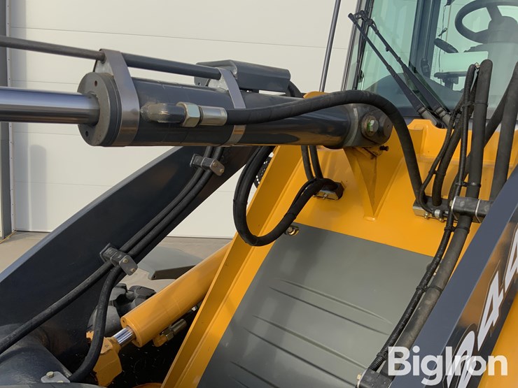 2012-deere-244j-image-10