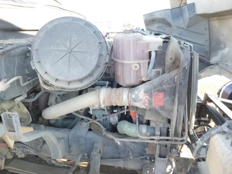 2004-international-7400-image-33