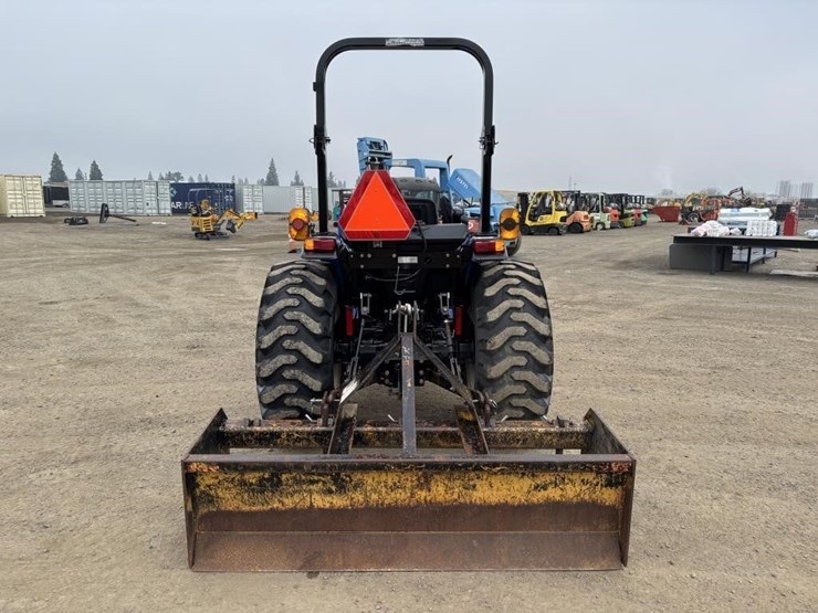 2017-new-holland-workmaster-40-image-8