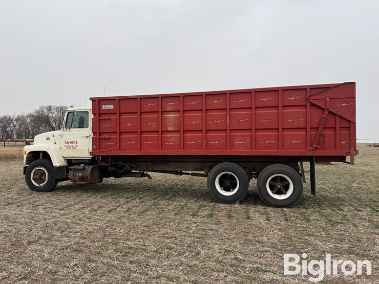 1979-ford-ln8000-image-8