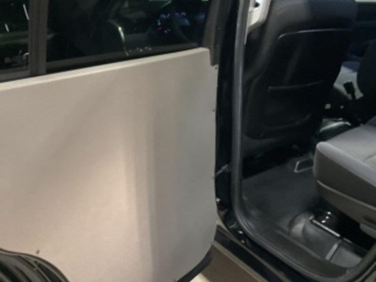 2015-chevrolet-tahoe-image-26