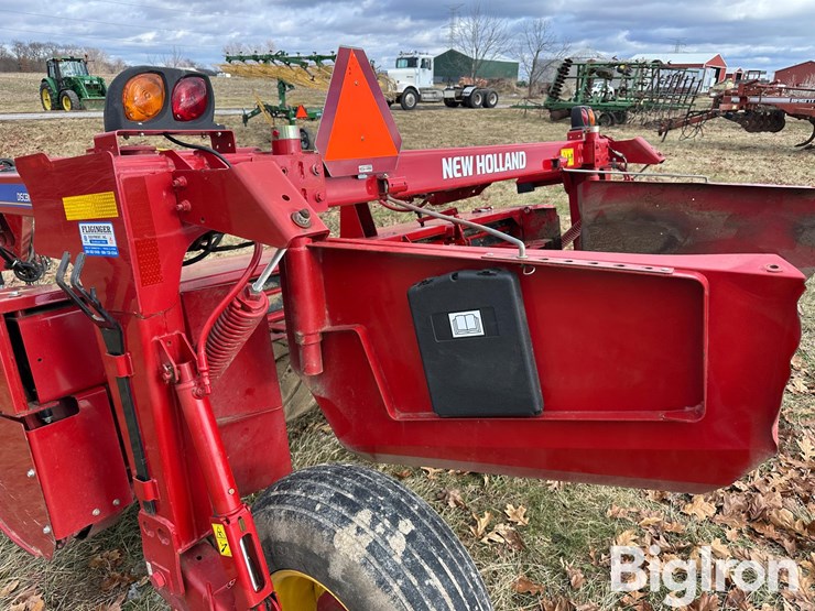 2019-new-holland-210-image-19