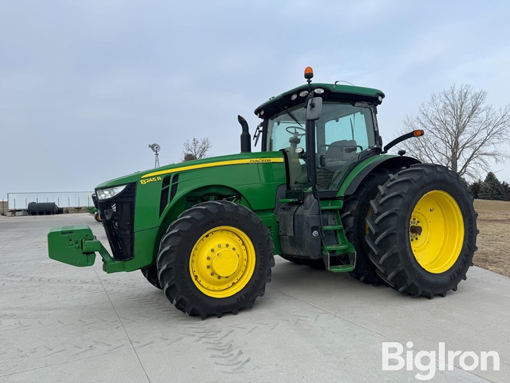 2017-john-deere-8245r-image-1
