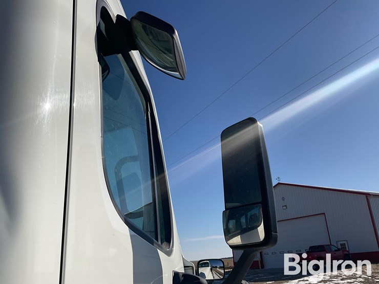 2012-freightliner-cascadia-125-image-20