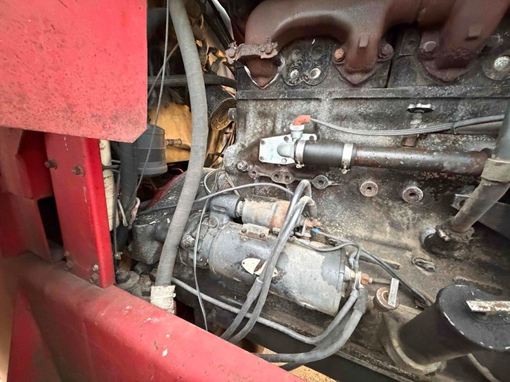 1979-versatile-835-image-25