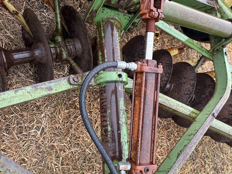 john-deere-10-image-9