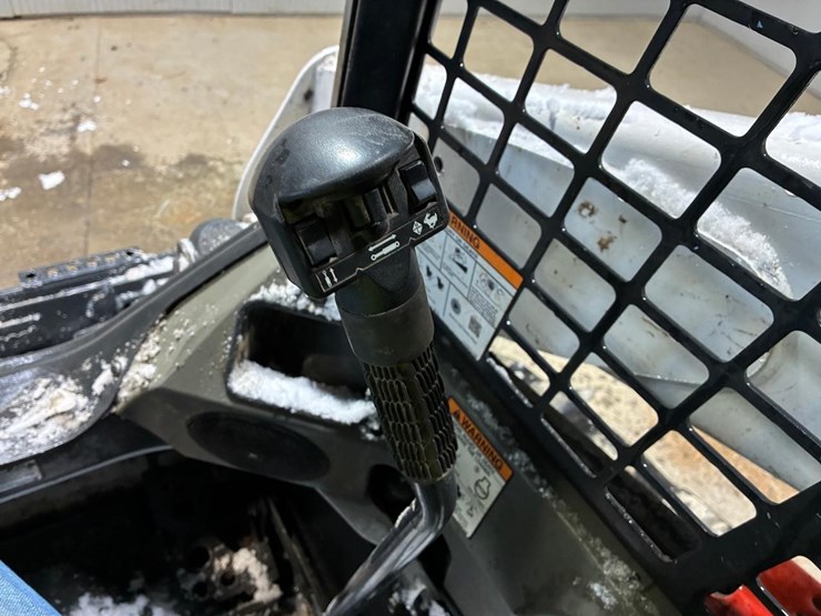 2022-bobcat-t770-image-21