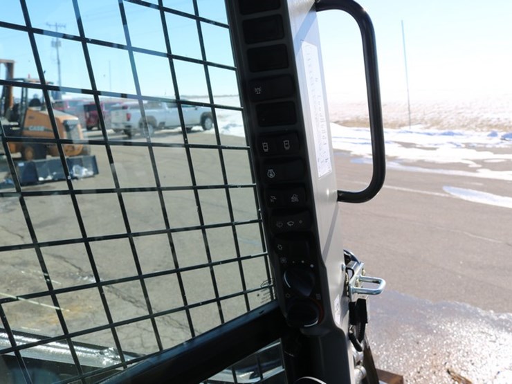 2023-new-holland-c362-image-16