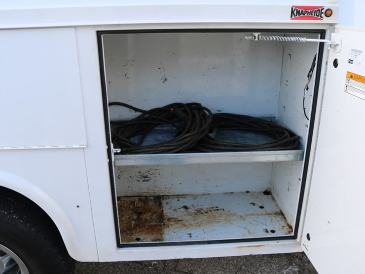 2013-chevrolet-3500-image-24