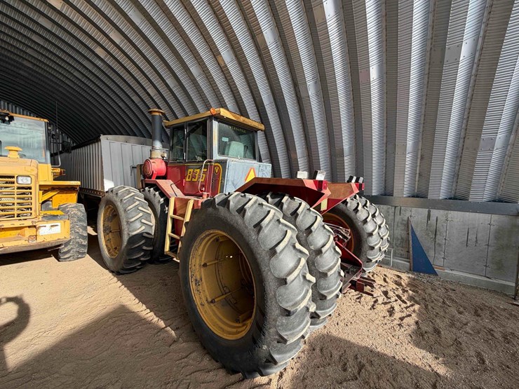 1979-versatile-835-image-3