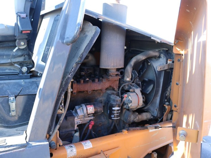 2005-case-588g-image-12