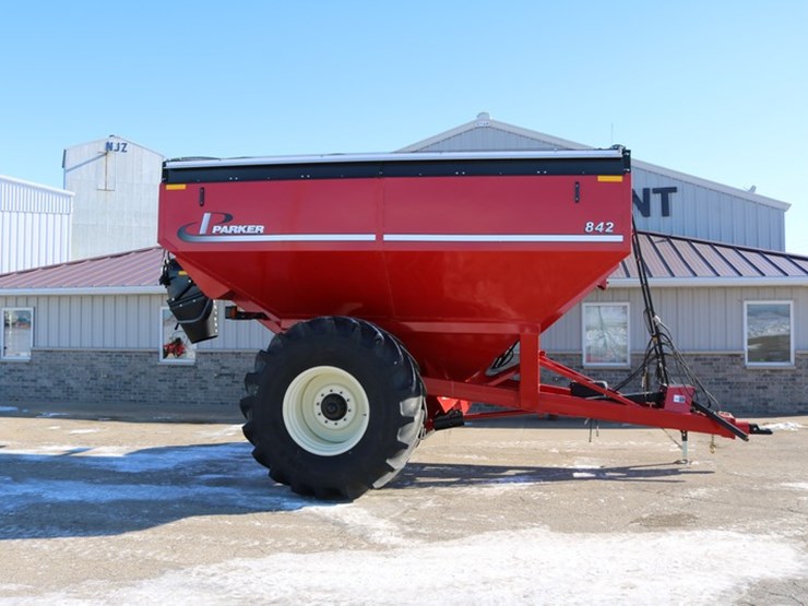 2025-parker-842-image-1