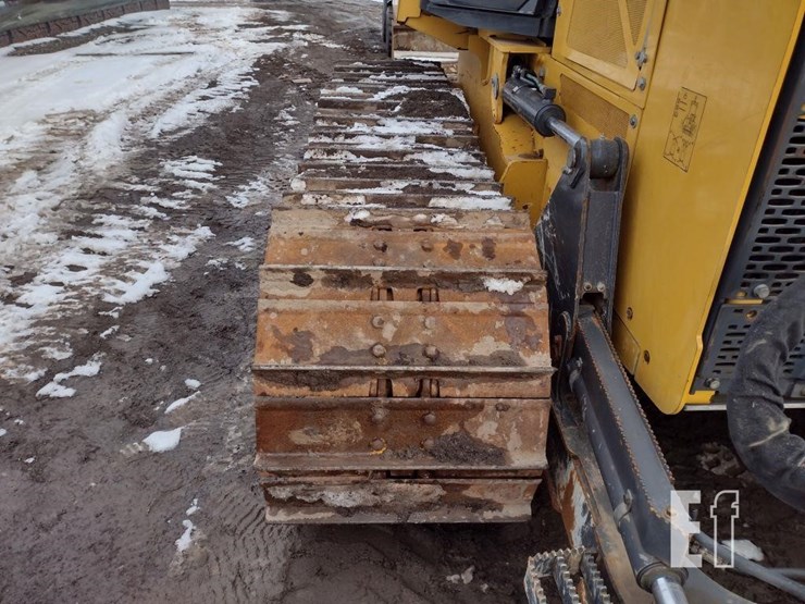 2022-deere-650k-lgp-image-40