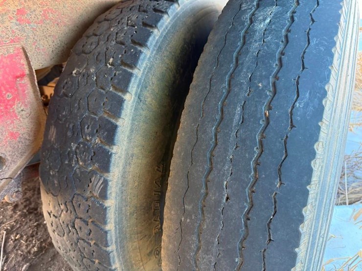 1975-cornhusker-hopper-image-4