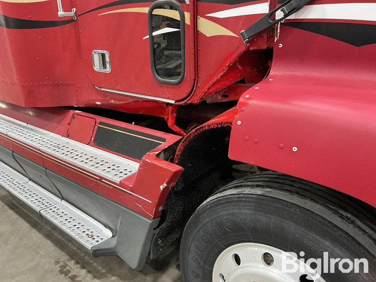 1995-freightliner-fld112-image-11