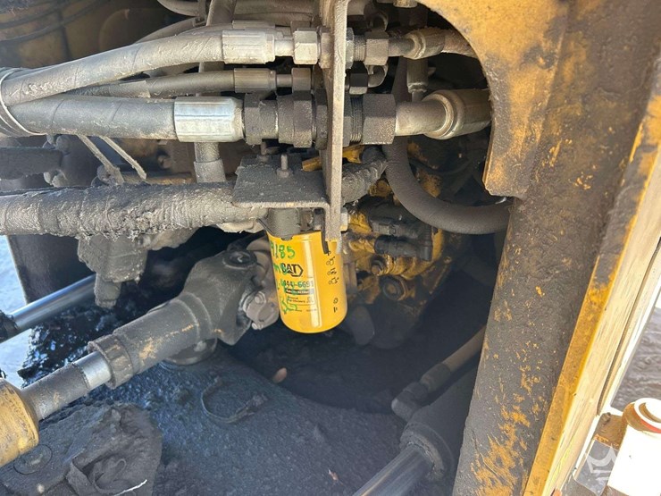 2012-caterpillar-924k-image-19